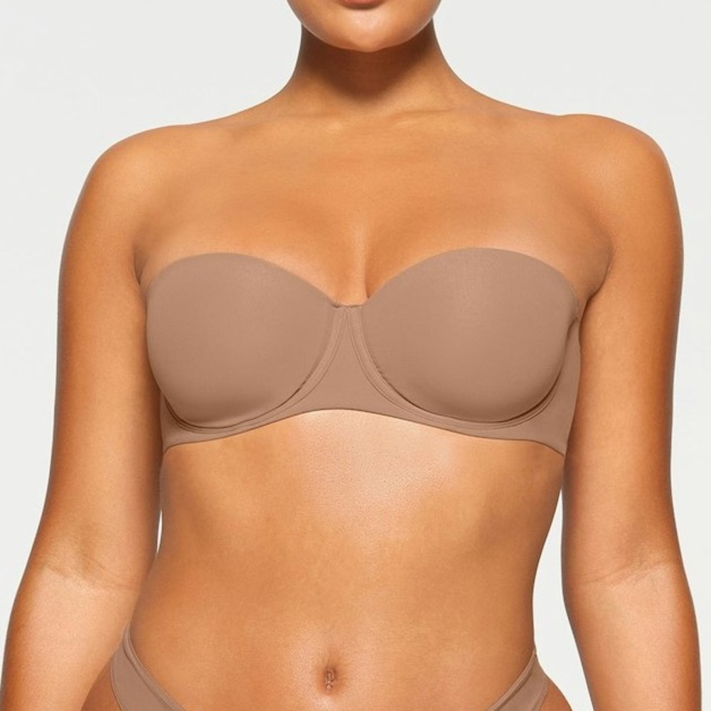 SKIMS Fits Everybody Strapless Bra NWOT in Sienna